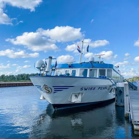 Viva Riverside Botel Huizen
