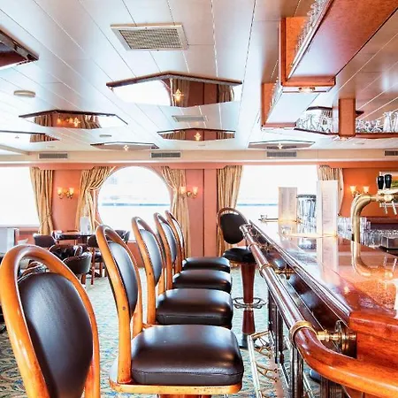 Botel Viva Riverside Huizen